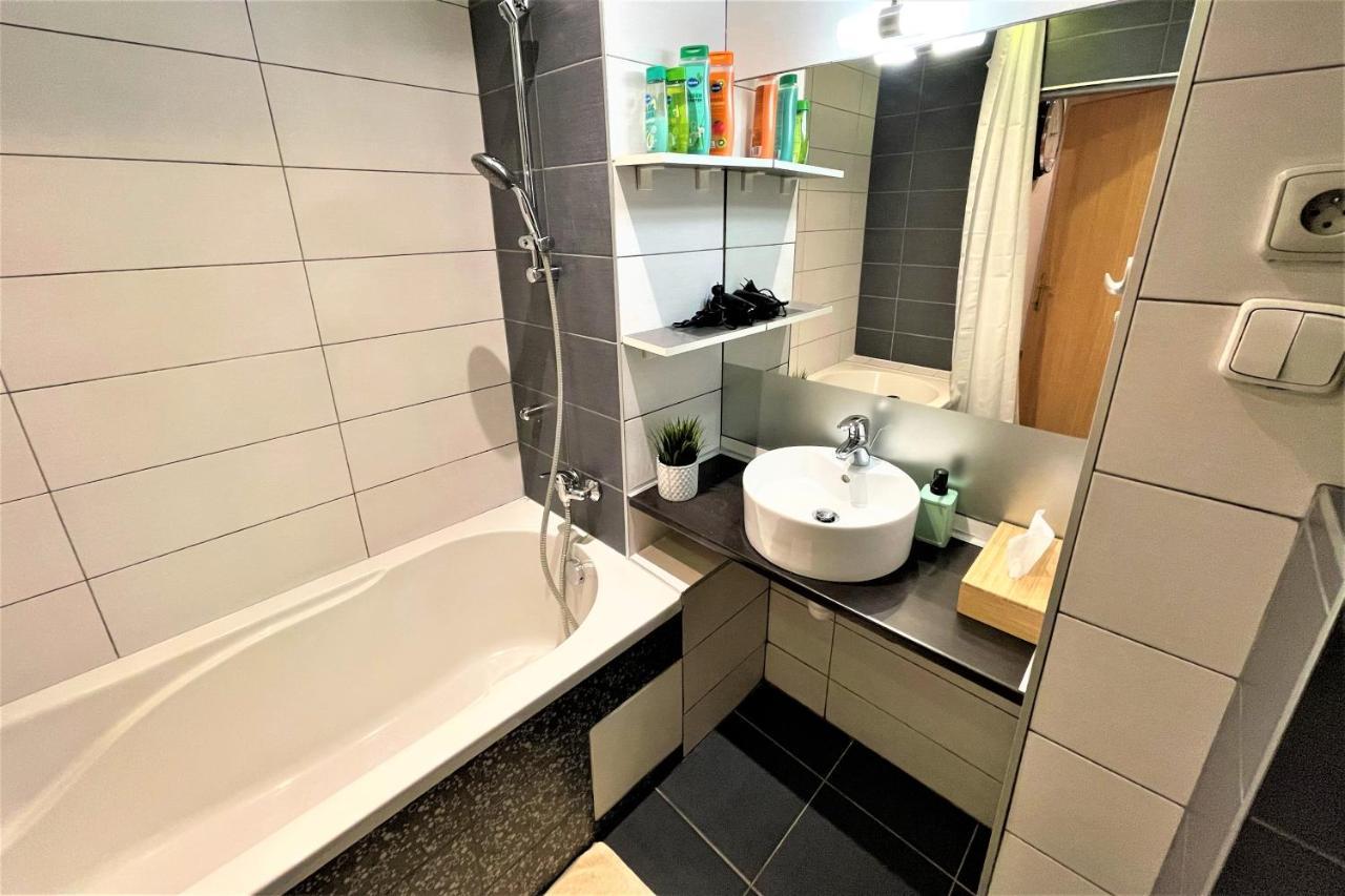 Apartment Helen - Old Town, Ac Pozsony Kültér fotó